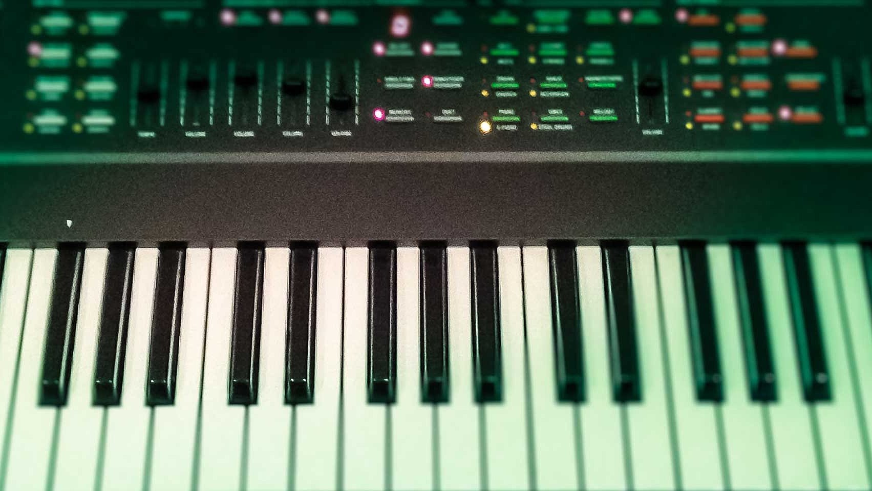 Klaviatur und Schaltfeld eines Keyboards